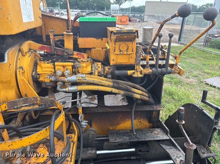 image for item DS4355 Leeboy LS1000T paver