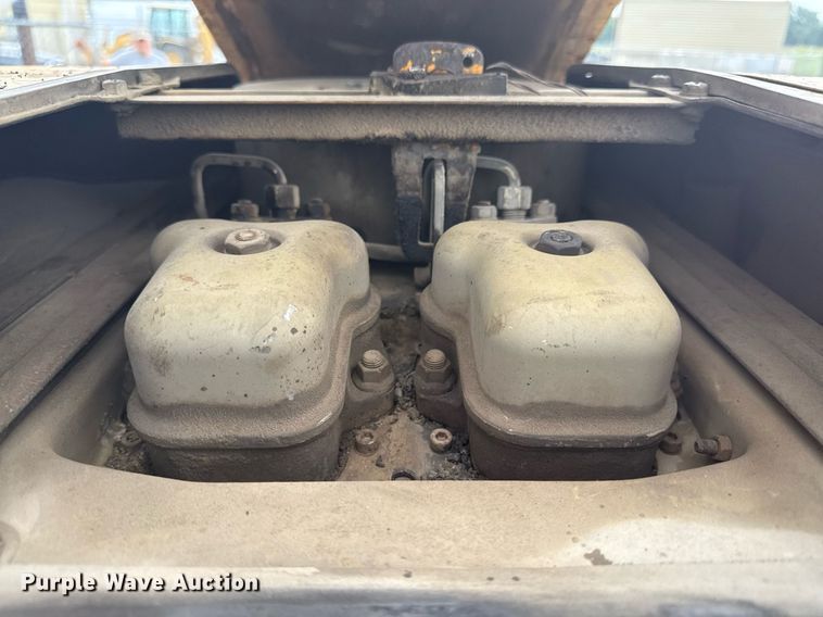 image for item DS4355 Leeboy LS1000T paver