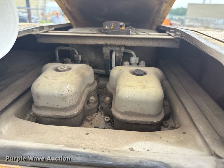 image for item DS4355 Leeboy LS1000T paver