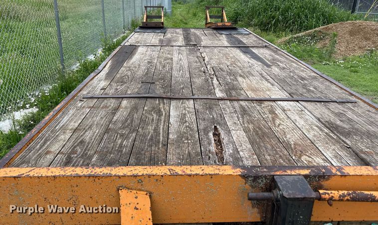 image for item DS4357 1994 Economy  MP423DE equipment trailer