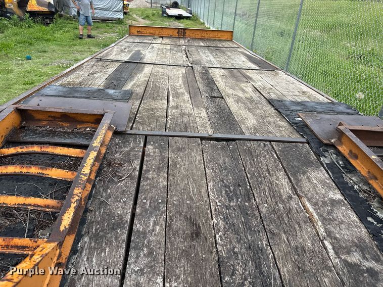 image for item DS4357 1994 Economy  MP423DE equipment trailer