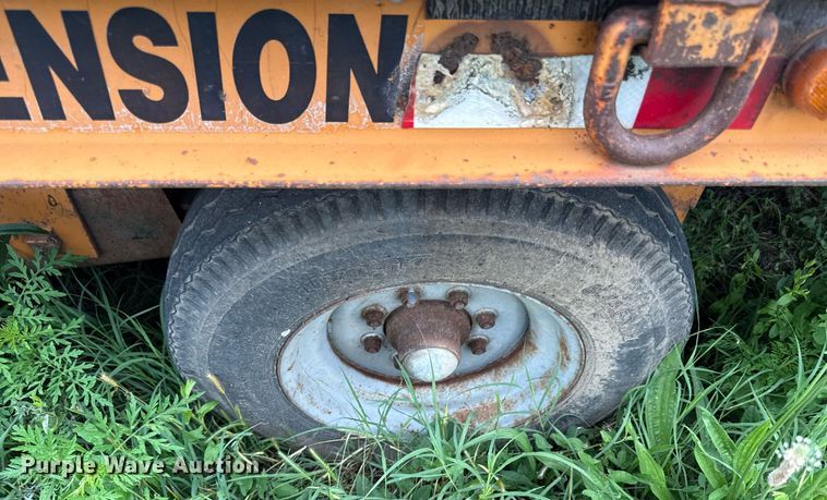 image for item DS4357 1994 Economy  MP423DE equipment trailer