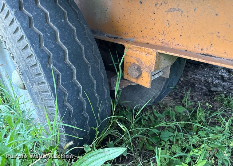 image for item DS4357 1994 Economy  MP423DE equipment trailer