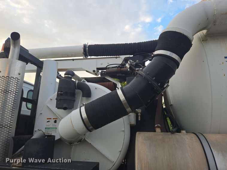 image for item DT4857 2002 Sterling L-Line sewer jetter truck