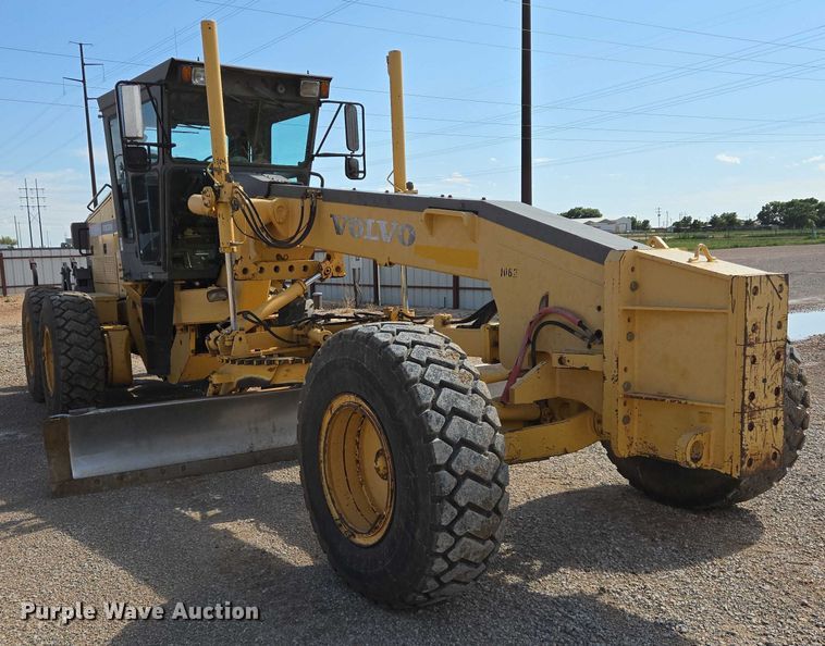 image for item DT4883 2001 Volvo G720VHP motor grader