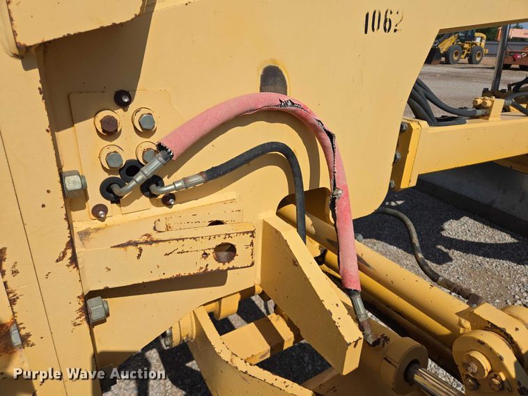 image for item DT4883 2001 Volvo G720VHP motor grader