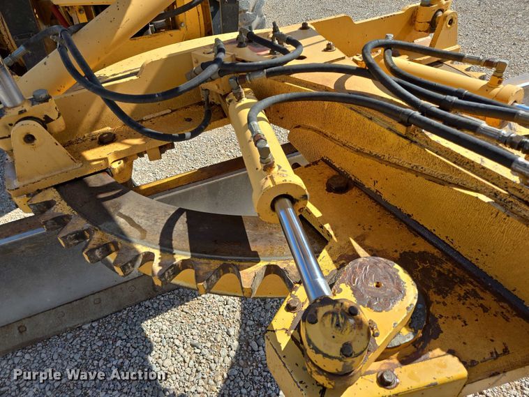 image for item DT4883 2001 Volvo G720VHP motor grader