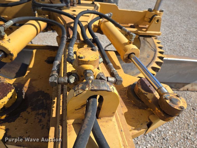 image for item DT4883 2001 Volvo G720VHP motor grader