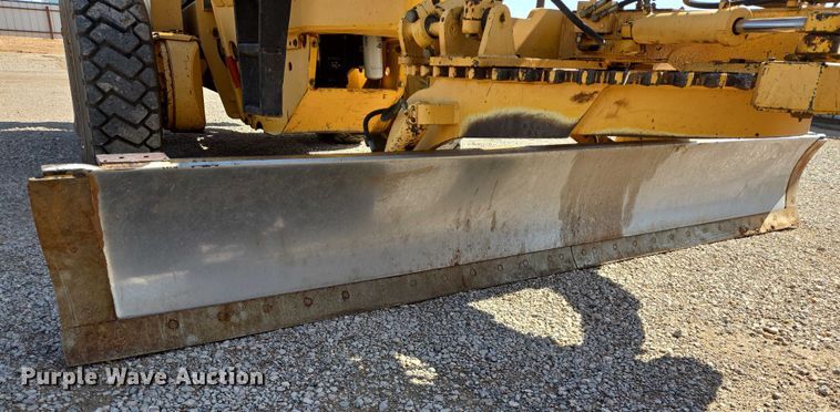 image for item DT4883 2001 Volvo G720VHP motor grader