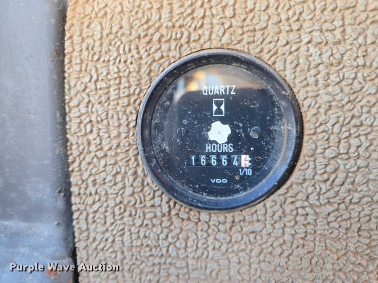 image for item DT4883 2001 Volvo G720VHP motor grader