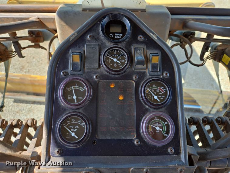 image for item DT4883 2001 Volvo G720VHP motor grader