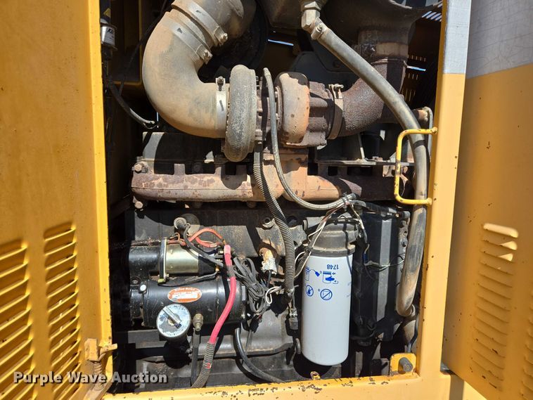 image for item DT4883 2001 Volvo G720VHP motor grader