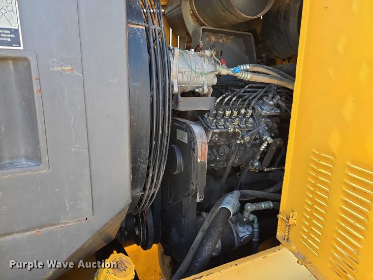 image for item DT4883 2001 Volvo G720VHP motor grader