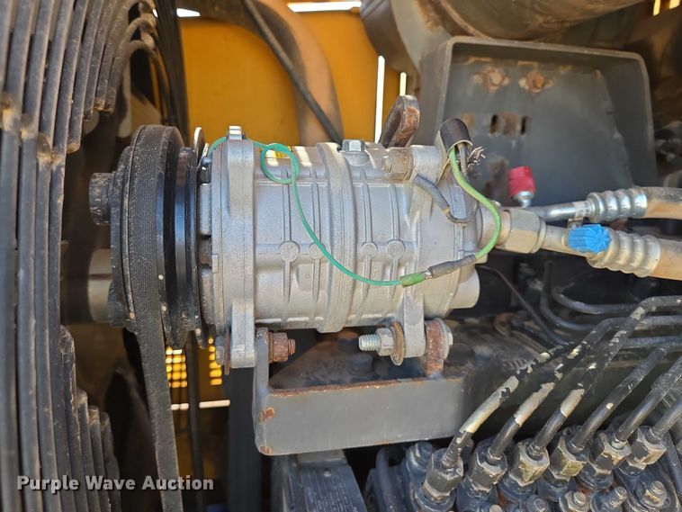 image for item DT4883 2001 Volvo G720VHP motor grader