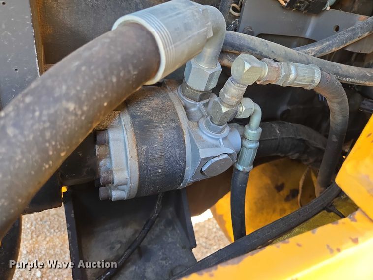 image for item DT4883 2001 Volvo G720VHP motor grader