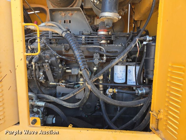 image for item DT4883 2001 Volvo G720VHP motor grader