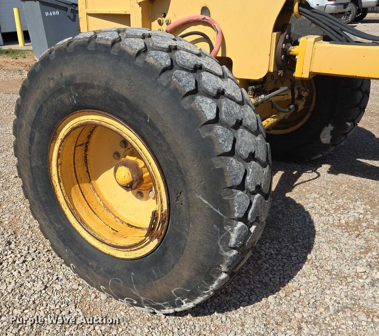 image for item DT4883 2001 Volvo G720VHP motor grader