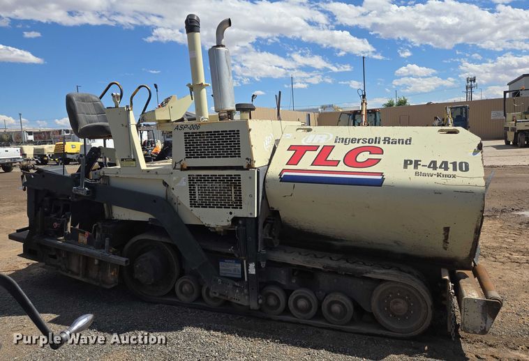 image for item DT4884 2005 Blaw Knox PF-4410 paver