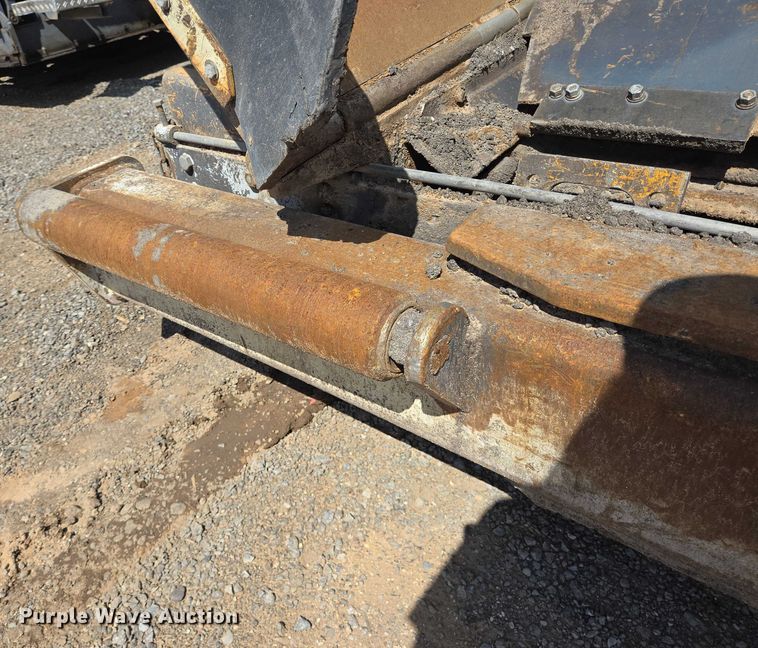 image for item DT4884 2005 Blaw Knox PF-4410 paver