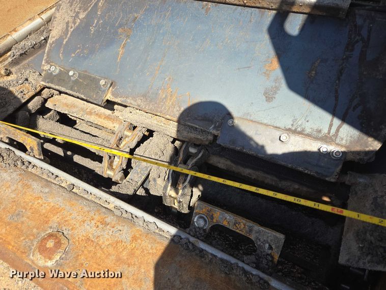 image for item DT4884 2005 Blaw Knox PF-4410 paver