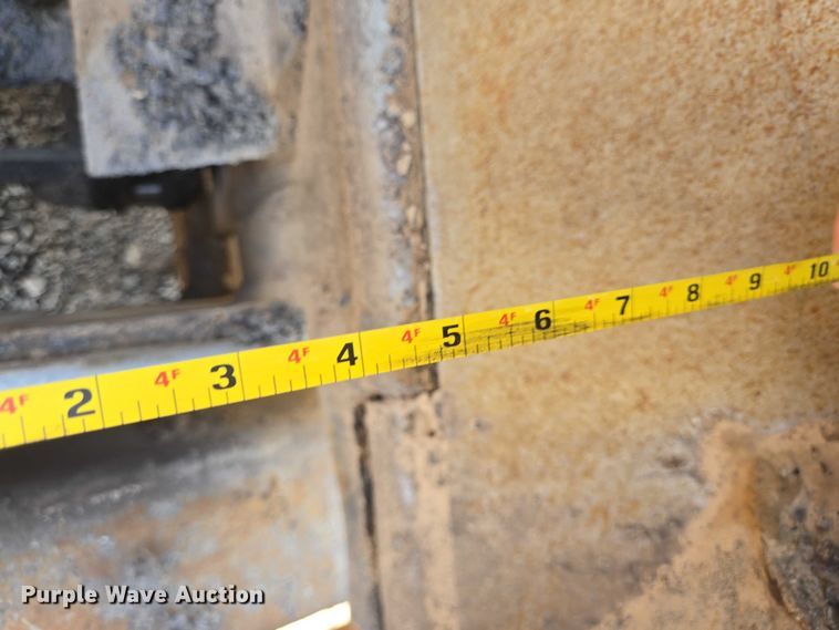 image for item DT4884 2005 Blaw Knox PF-4410 paver