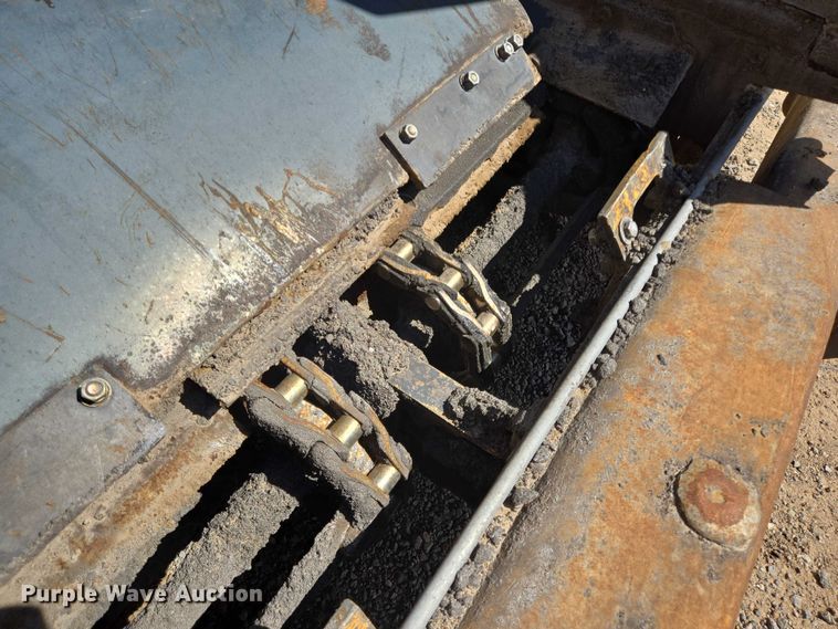 image for item DT4884 2005 Blaw Knox PF-4410 paver