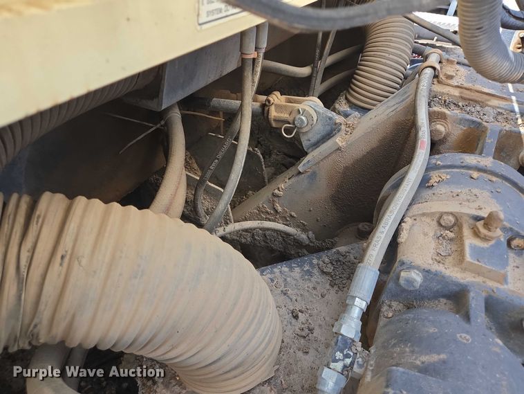 image for item DT4884 2005 Blaw Knox PF-4410 paver