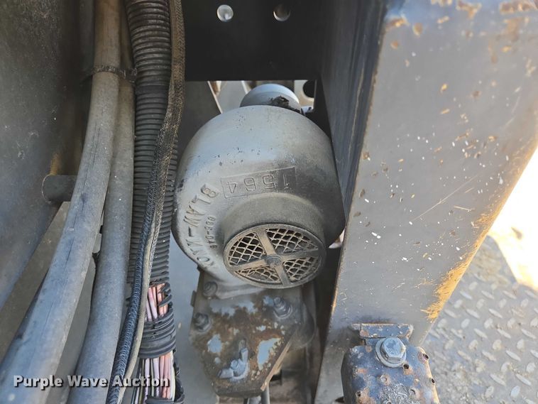 image for item DT4884 2005 Blaw Knox PF-4410 paver