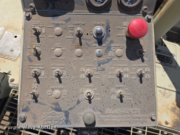 image for item DT4884 2005 Blaw Knox PF-4410 paver