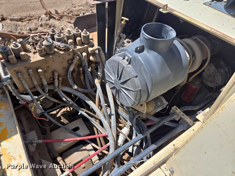 image for item DT4884 2005 Blaw Knox PF-4410 paver