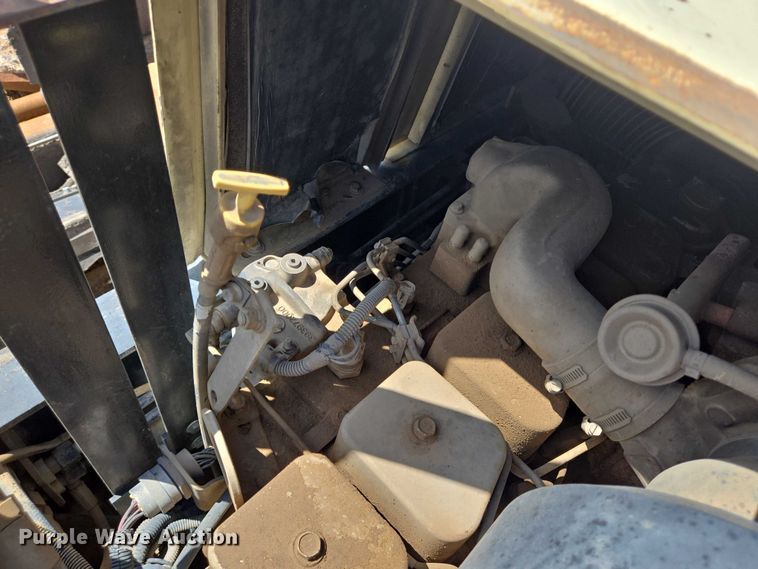 image for item DT4884 2005 Blaw Knox PF-4410 paver