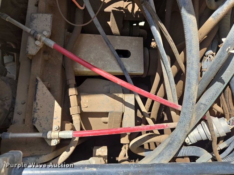 image for item DT4884 2005 Blaw Knox PF-4410 paver