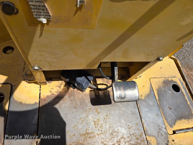 image for item DT4887 2006 Sakai SW320 double drum vibratory roller