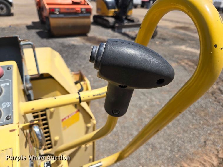 image for item DT4887 2006 Sakai SW320 double drum vibratory roller