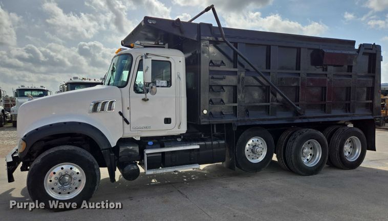 image for item DT4893 2013 Mack Granite GU713 dump truck