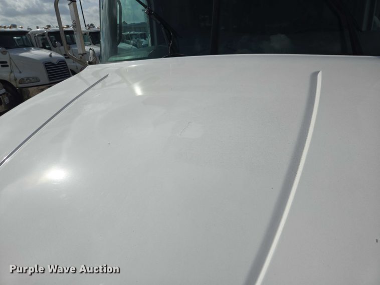 image for item DT4893 2013 Mack Granite GU713 dump truck