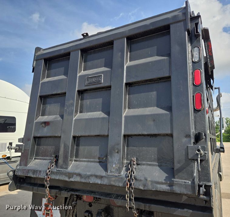 image for item DT4893 2013 Mack Granite GU713 dump truck