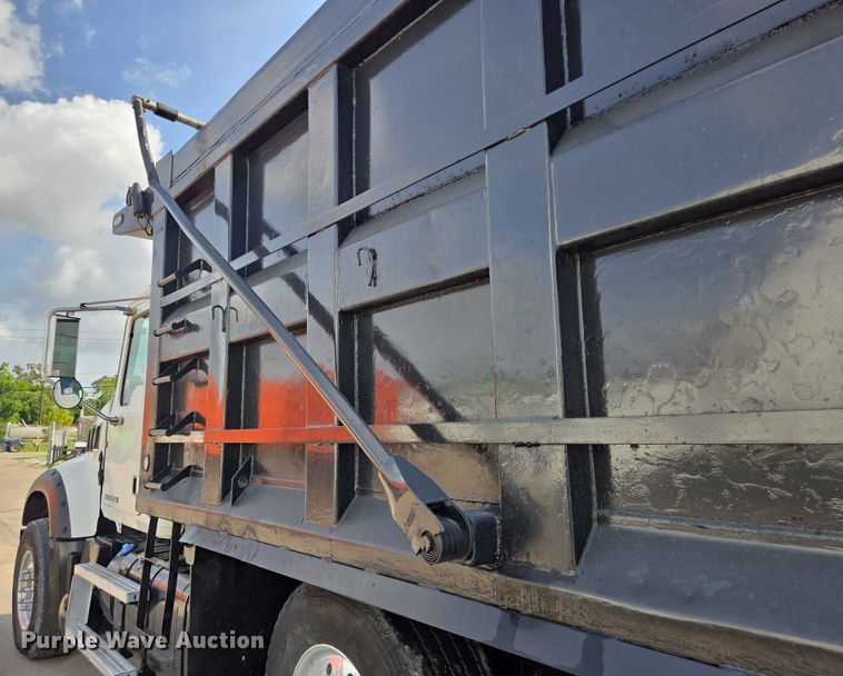 image for item DT4893 2013 Mack Granite GU713 dump truck