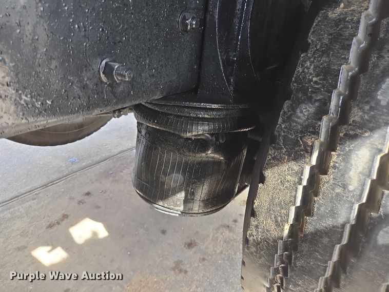 image for item DT4893 2013 Mack Granite GU713 dump truck