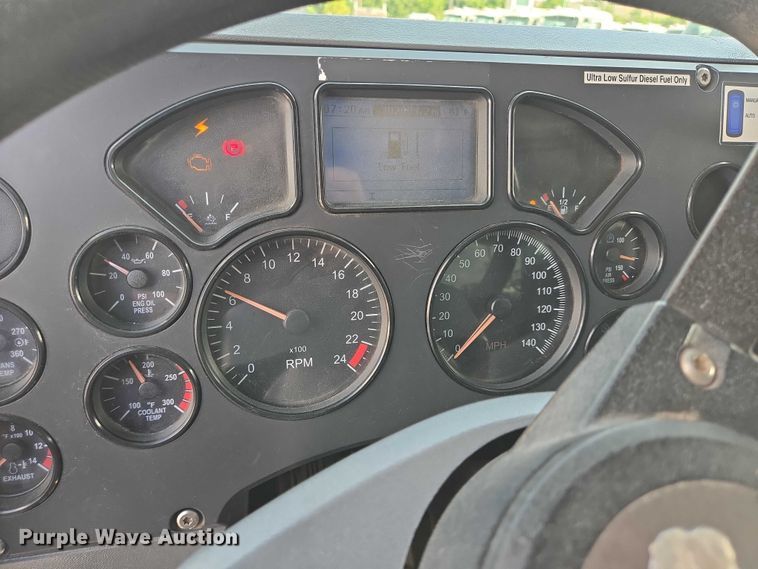 image for item DT4893 2013 Mack Granite GU713 dump truck