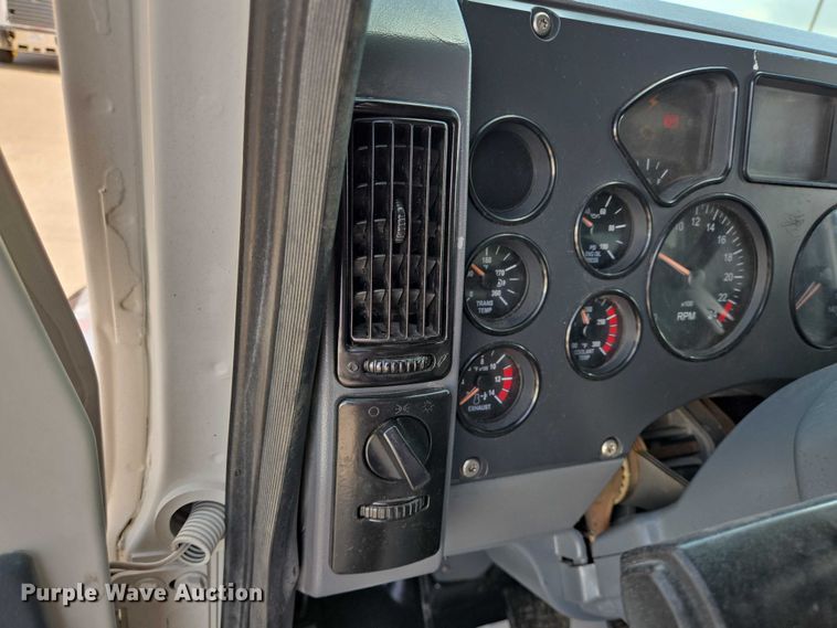 image for item DT4893 2013 Mack Granite GU713 dump truck