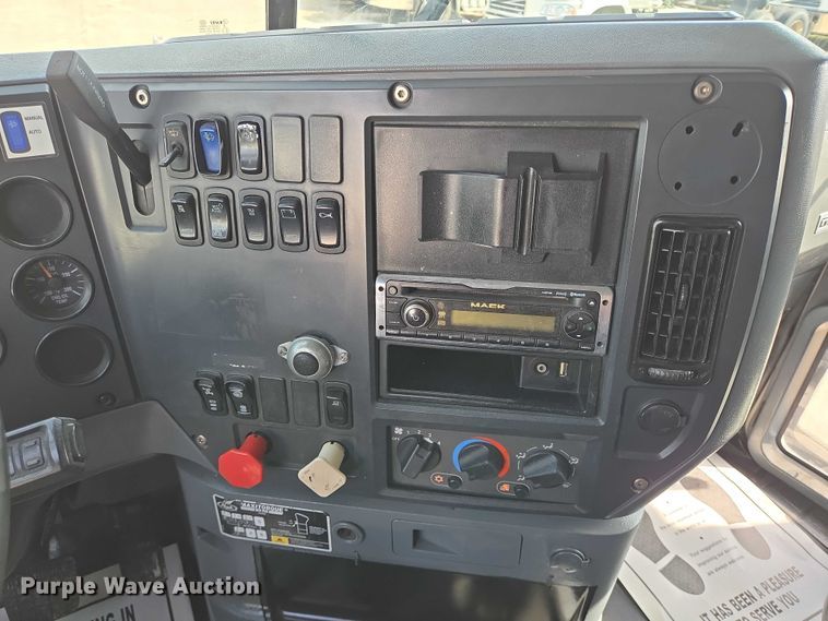 image for item DT4893 2013 Mack Granite GU713 dump truck