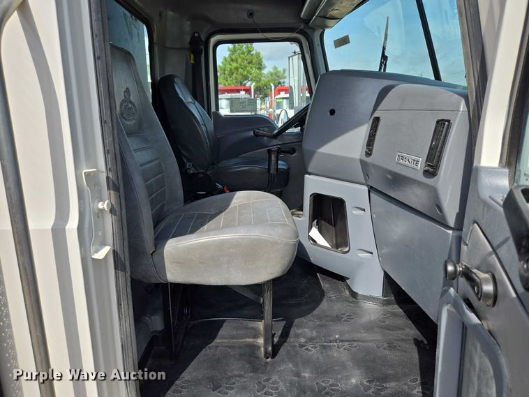 image for item DT4893 2013 Mack Granite GU713 dump truck