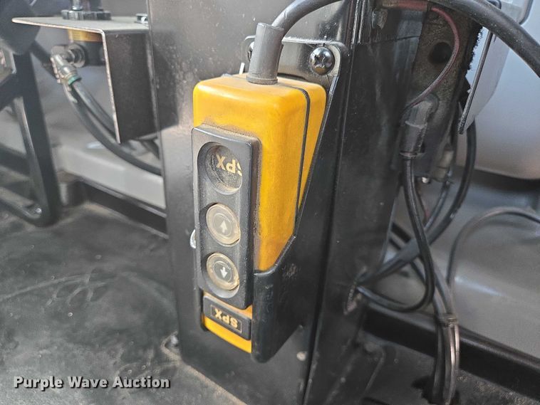 image for item DT4893 2013 Mack Granite GU713 dump truck