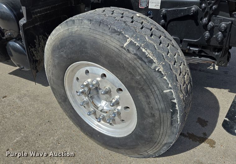 image for item DT4893 2013 Mack Granite GU713 dump truck