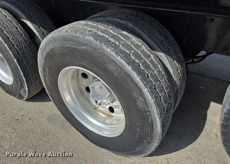 image for item DT4893 2013 Mack Granite GU713 dump truck