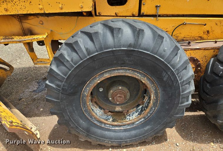 image for item DT4894 1971 Galion T-500 rigid frame motor grader