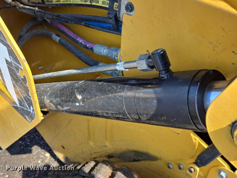 image for item DT4905 2018 Caterpillar 299D2 tracked skid steer loader