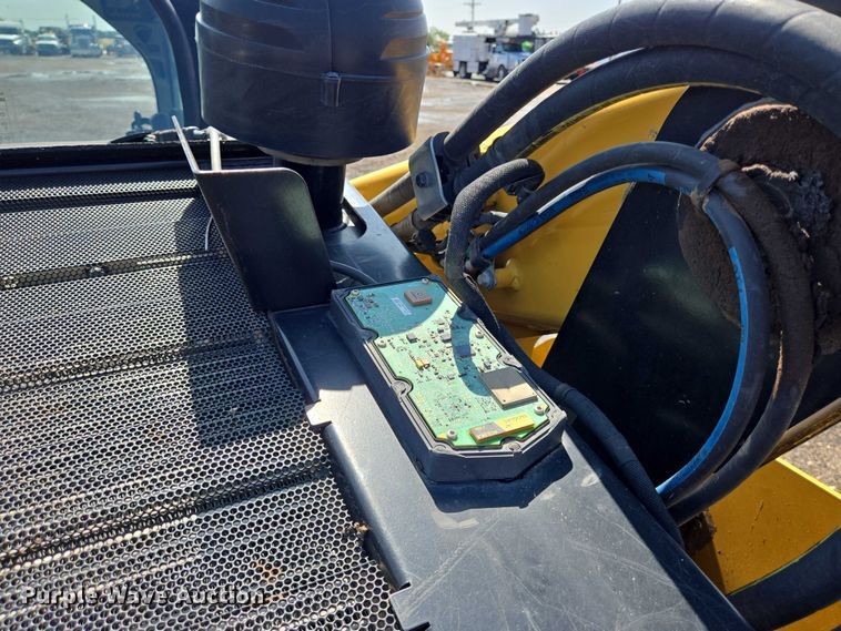 image for item DT4905 2018 Caterpillar 299D2 tracked skid steer loader