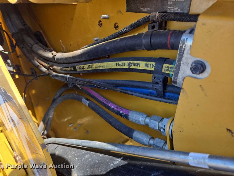 image for item DT4905 2018 Caterpillar 299D2 tracked skid steer loader